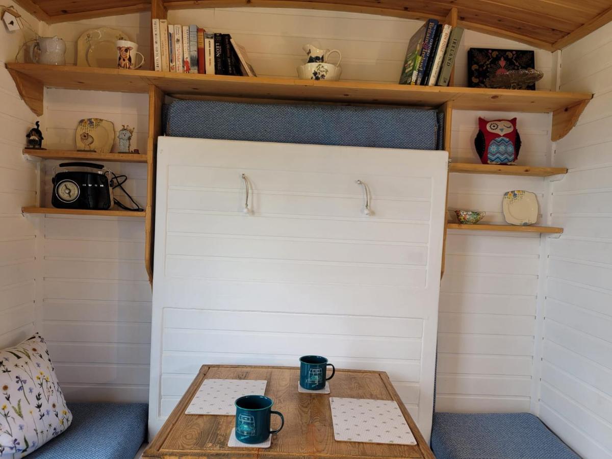 The Shepherds Hut At Forestview Farm Greenisland Εξωτερικό φωτογραφία