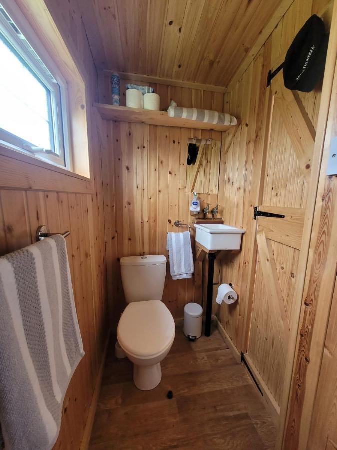 The Shepherds Hut At Forestview Farm Greenisland Εξωτερικό φωτογραφία
